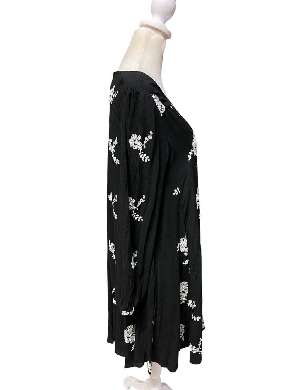 Altar'd State Black Embroidered Boho Swing Mini Dress Keyhole Back Size S Lined - Picture 7 of 12